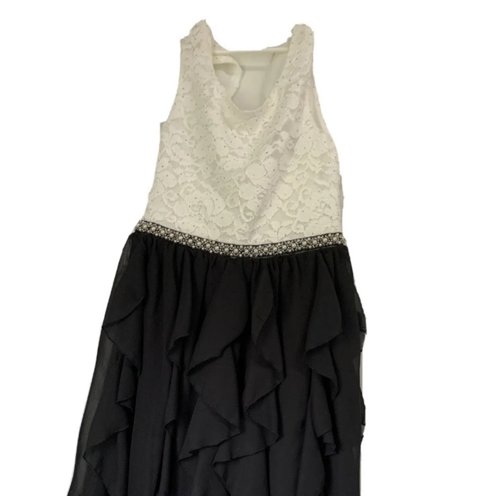 Girl’s Size 7 Black And White Dress Speechless Brand
